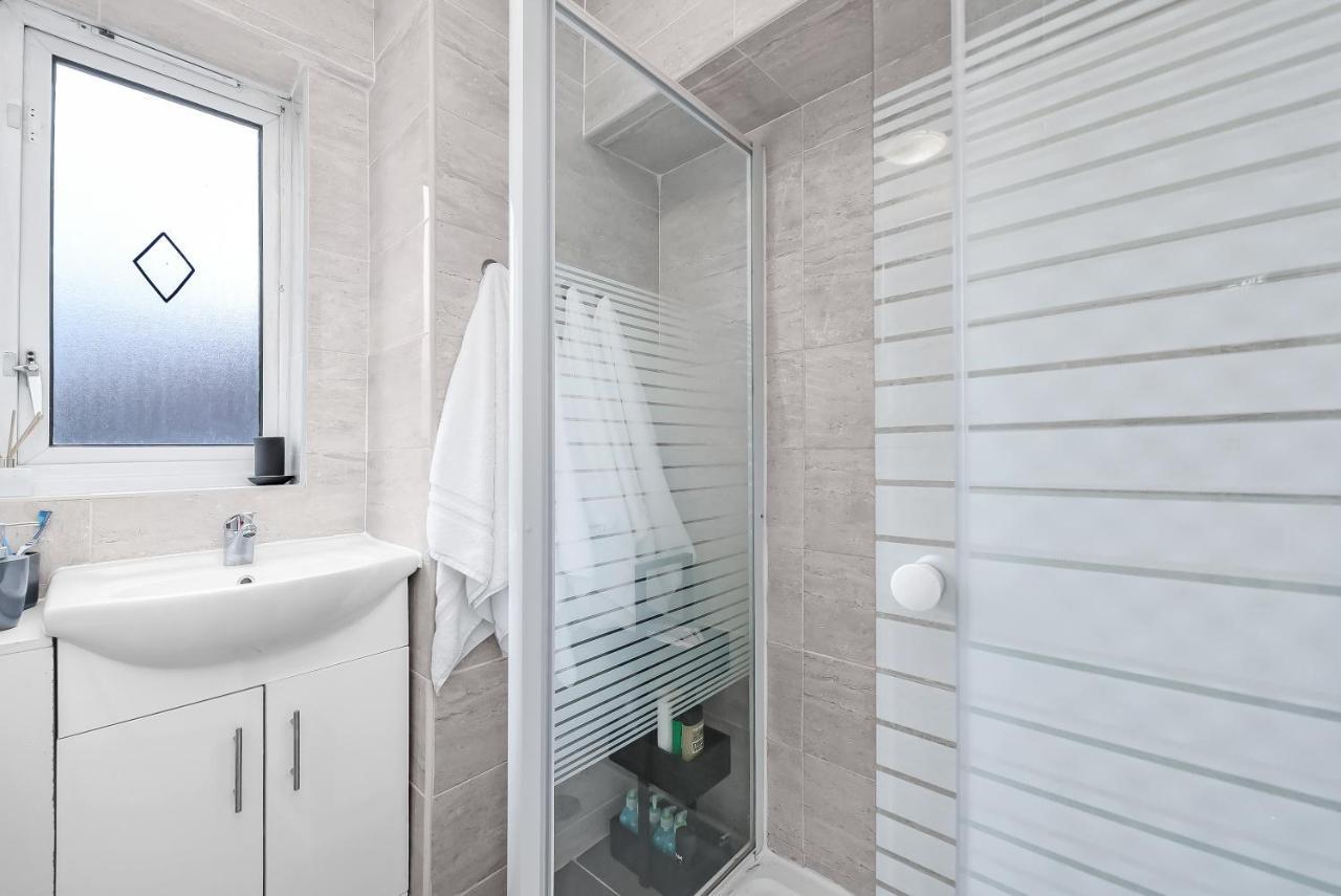 Stylish Excel 3 Bedroom Flat Londra Esterno foto